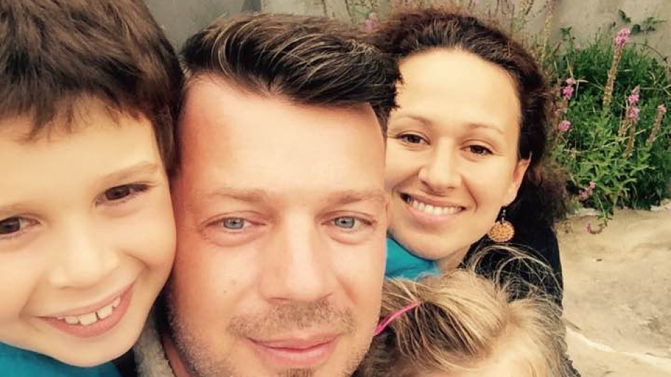 Дани Ангелов зарязал жена си заради млада мацка, запознали се в църквата Дани Ангелов зарязал жена си заради млада мацка, запознали се в църквата