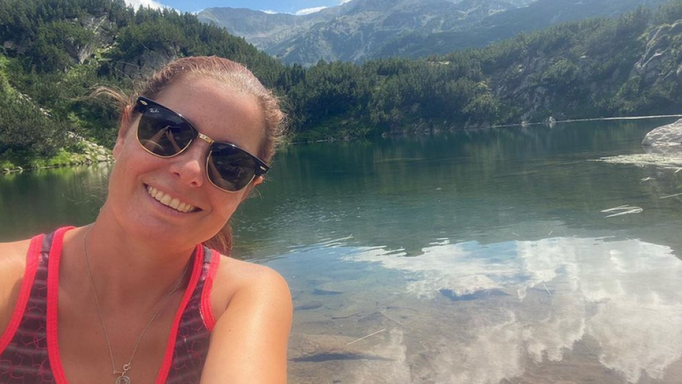 Алекс Сърчаджиева хвана гората Алекс Сърчаджиева хвана гората