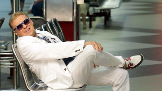 Тъмни очила пазят Кеца от лоша енергия на сцената