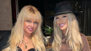 Натали Трифонова e  неразделна с майка си