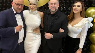 Шеф Манчев чукна 50 с елегантен костюм, а любимата му Ива събра погледите с рокля-трепач