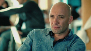 Захари Бахаров профуква 25 бона за школото на децата си