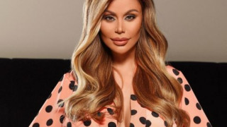 Светлана Гущерова с черешова торта за мама