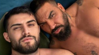 Азис и Антонио се чукнаха в басейна