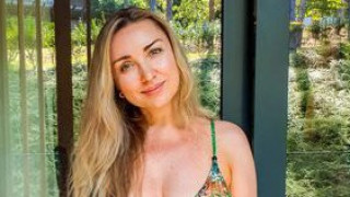Галя от „Каризма“ показа чудовищни бомби. Феновете ПОЛУДЯХА: Защо ги криеше? СНИМКИ