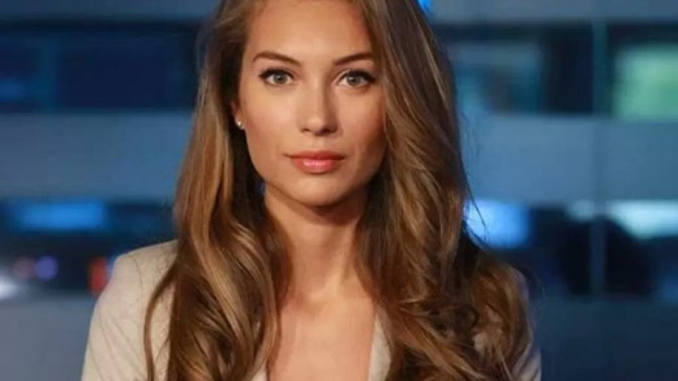 Никол Станкулова заголи пъп за прогнозата (Снимка) Никол Станкулова заголи пъп за прогнозата (Снимка)