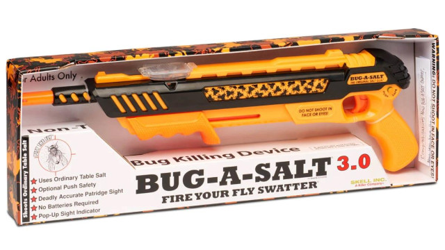 Мухи и комари? Пушките Bug-a-Salt ще решат всичките ви проблеми!