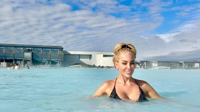 Носителката на титлата Мис България Антония Петрова посрещна рождения си