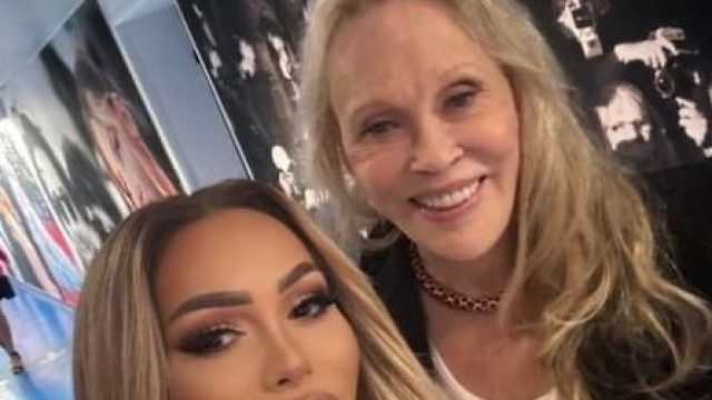 Родни плеймейтки щурмуваха Кан пише Телеграф Нора Недкова Михаела Стоичкова