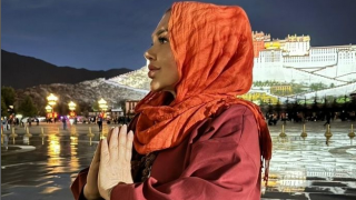 Бизнесдамата Ваня Червенкова обикаля Тибет (СНИМКИ)