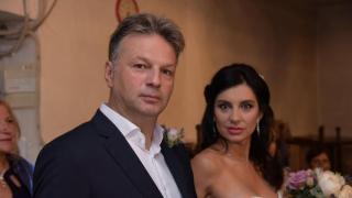 Николай Дойнов и жена му закъснели за собствената си сватба