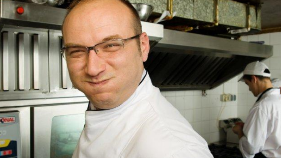 В Швейцария: Шеф Манчев хванал язва, щом разбрал, че уменията му в кухнята са кръгла нула