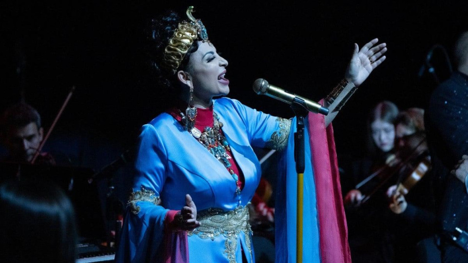 Софи Маринова пя и ля сълзи в Античния театър в Пловдив