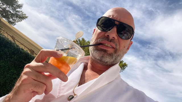 Захари Бахаров разсмя своите фенове като публикува в социалните мрежи