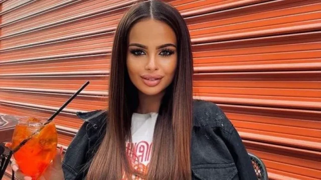 Сузанита пусна мухата че ще прави песен за лесбийска афера Певицата