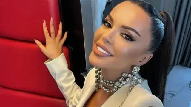 От няколко месеца Галена ходи по участия със суперлуксозен джип