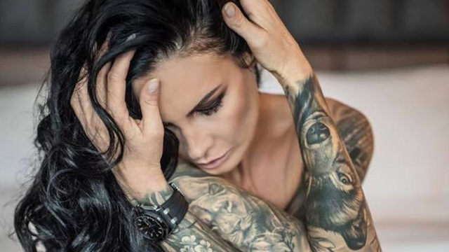 Цеци Красимирова реши да обясни значението на татуировките си Ексмоделката