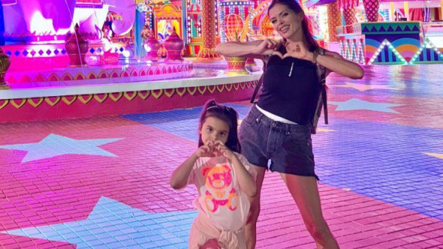 Фолк певицата Преслава е бременна с второто си дете научи