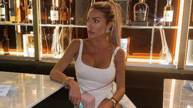 Супер шоколадов тен събира в Италия Руcaтa Златка Изкусителката плеймейткa