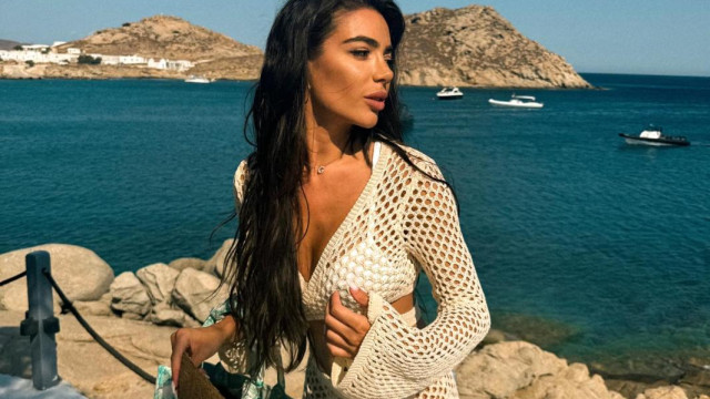 Фолкпевицата Джия взе да разпитва момчета по улиците на София