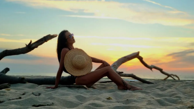 Попфолк певицата Ани Хоанг сподели редица кадри в социалните мрежи