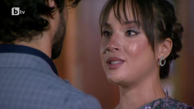 Със сълзи на очи пък лъсна финалистката от Ергенът 2