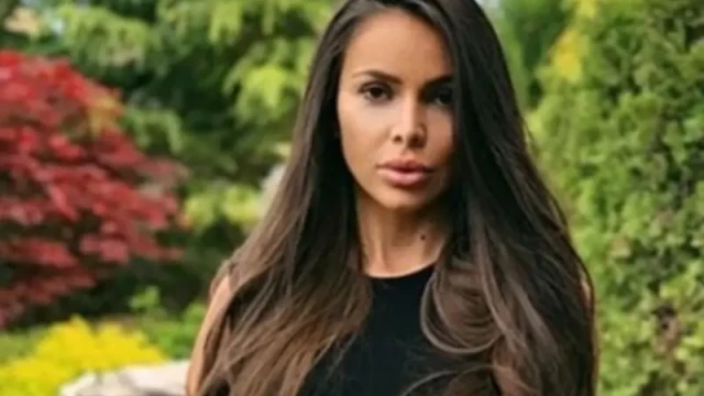 Звездната изпълнителка Алисия избра да прекара почивните дни на хлад