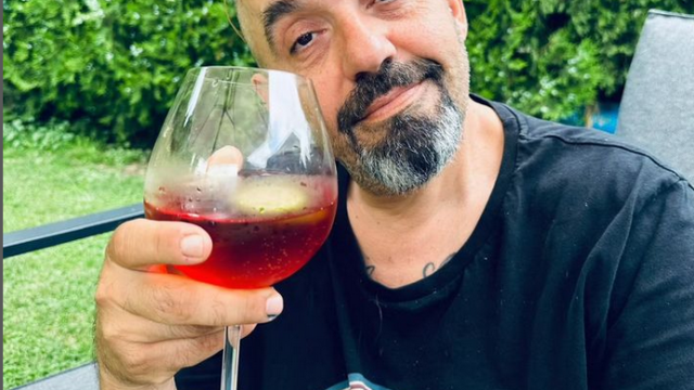 Дичо който преди по малко то година се хвалеше че е