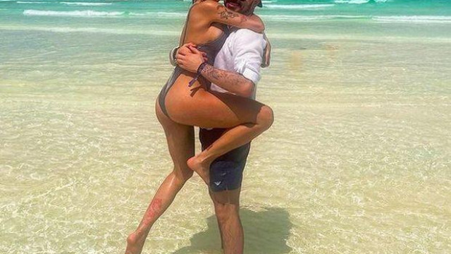 Тъжна че има рожден ден е Дара пише България Днес