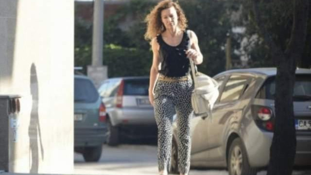 Бившата жена на президента Радев бръмни из софийските улички с