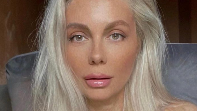 От три години имам приятел който е много ревнив Той