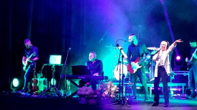 С тотици пяха заедно с Лили Иванова в препълнената зала на