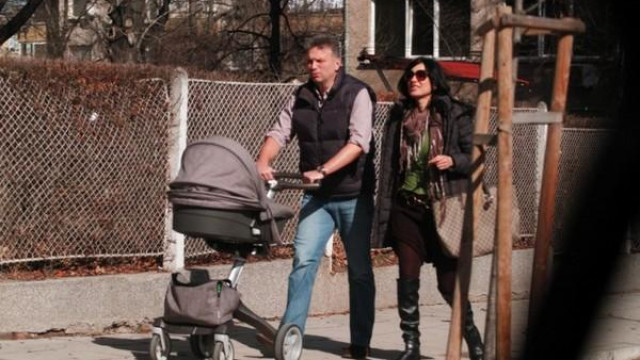 Водещият на новините по Нова телевизия Ники Дойнов рядко говори