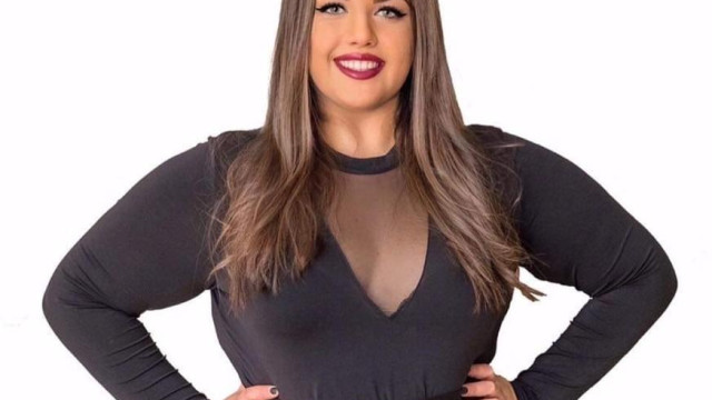 Колоритната Веселка от Big Brother се качи в Барби автомобил