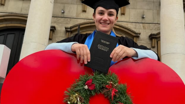 Олимпийската шампионка от Токио 2020 взе дипломата си за виеше