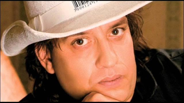 Фолкизпълнителят който преди четвъртък век избухна с хитовете Тошка и