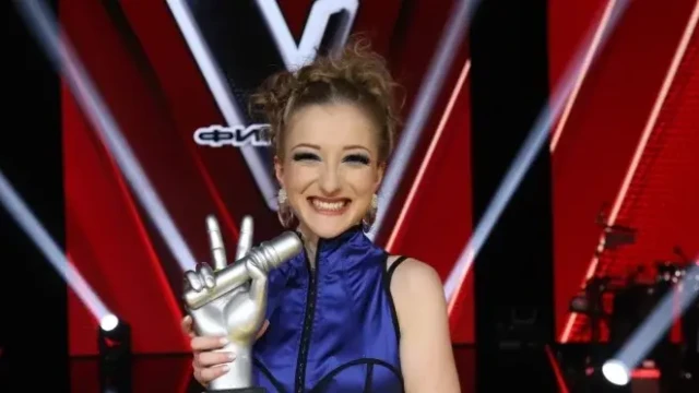 Гласът на България Славея Иванова от отбора на Дара която