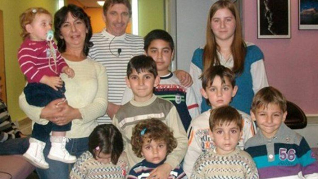 Слави Трифонов ни подари три телевизора през 2011 година но