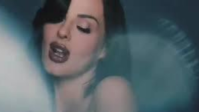 Ромският славей Софи Маринова открадна щерката на Глория за обща