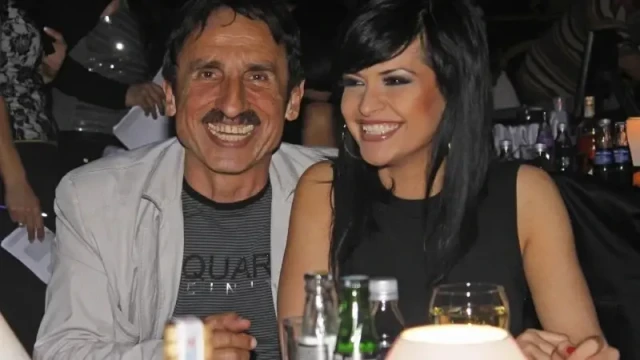 Абсурд е да легна до момиче което може да ми