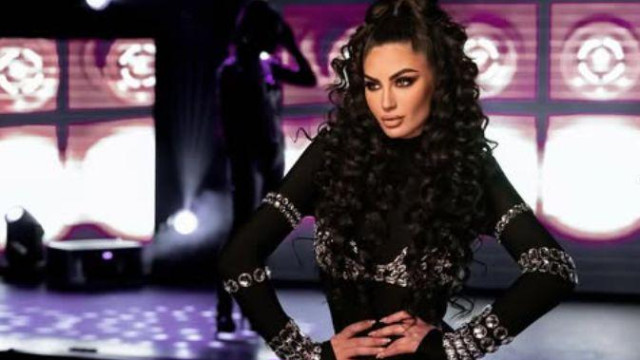 Да сте чували за свръхоблечена фолк певица Е и това