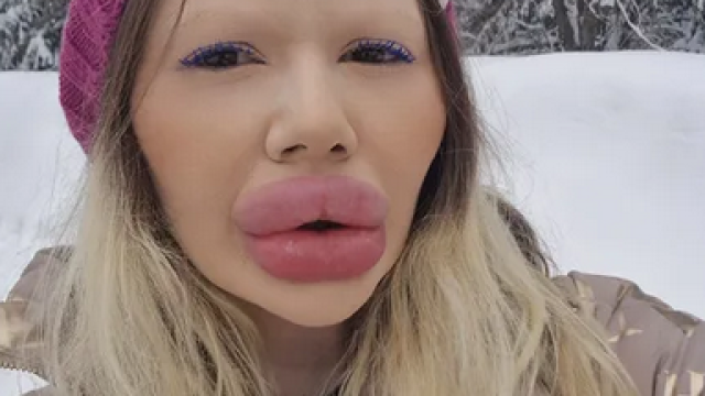 Андреа Иванова която сдоби популярност като българското Барби вече се