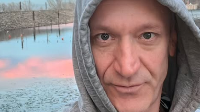 Деян Донков тотално изтрещя и в опит да се прави