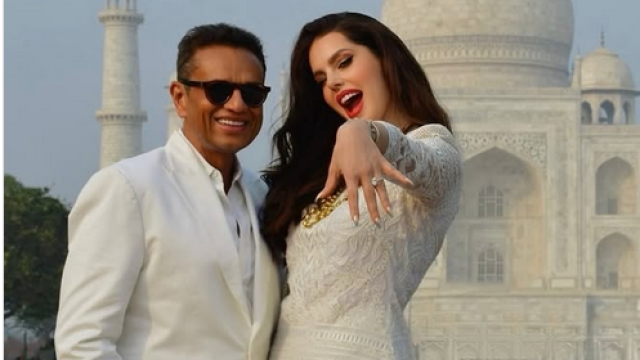 Дизайнерът Наим Кан който облича Бионсе Мишел Обама и Ан