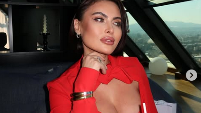 Колоритната участничка от Биг брадър Лили Клюкарката печели пари като