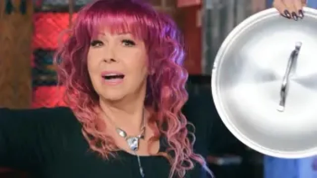 Петя Буюклиева е истинско природно бедствие и ураган Певицата не