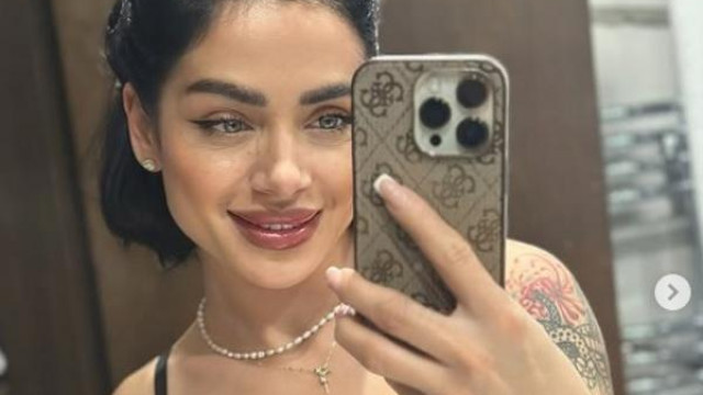 Сексбомба от Островът на 100 те гривни се по каза с новата