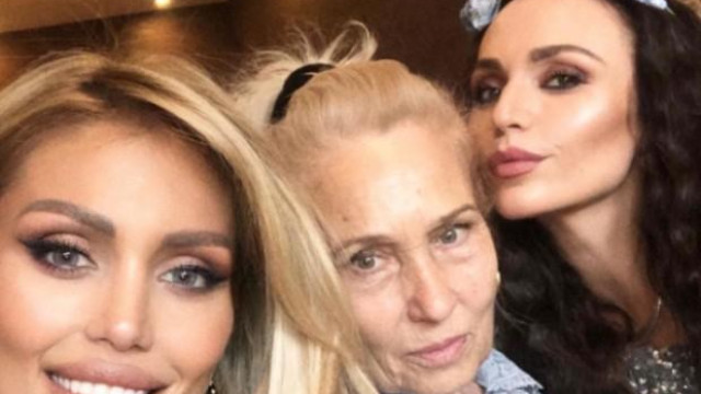 Родните ни красавици водещи и изпълнителки показаха майките си навръх