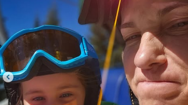 На ски с дъщеря си Лиа отиде Алекс Раева Слънцето весело