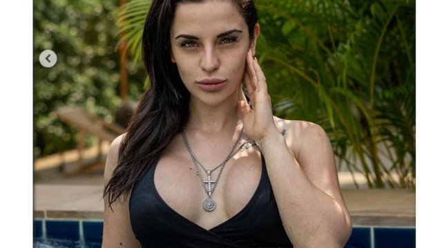 Силиконовата риалити героиня реши да прибегне отново към провокацията и